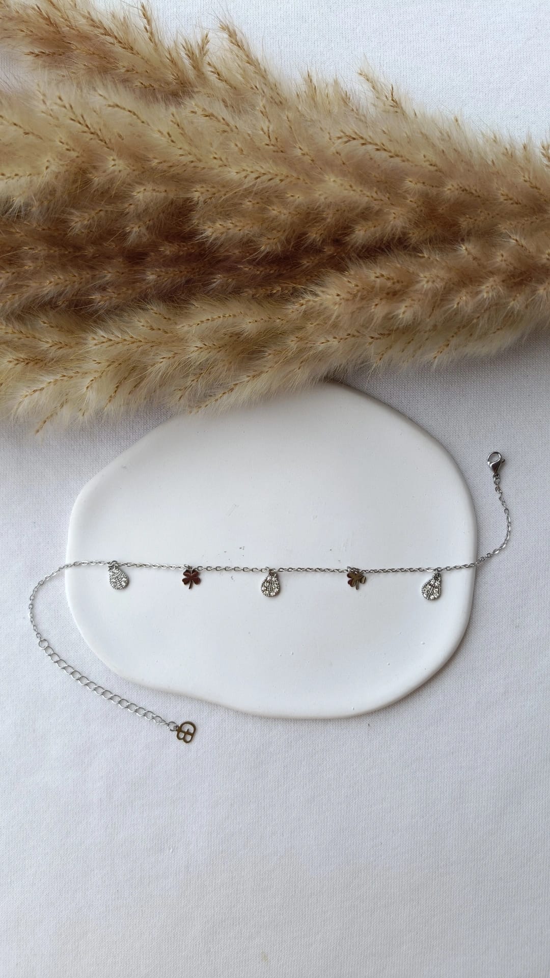 Pulseira de Aço Prateado de Pé de Joaninhas com Brilhantes