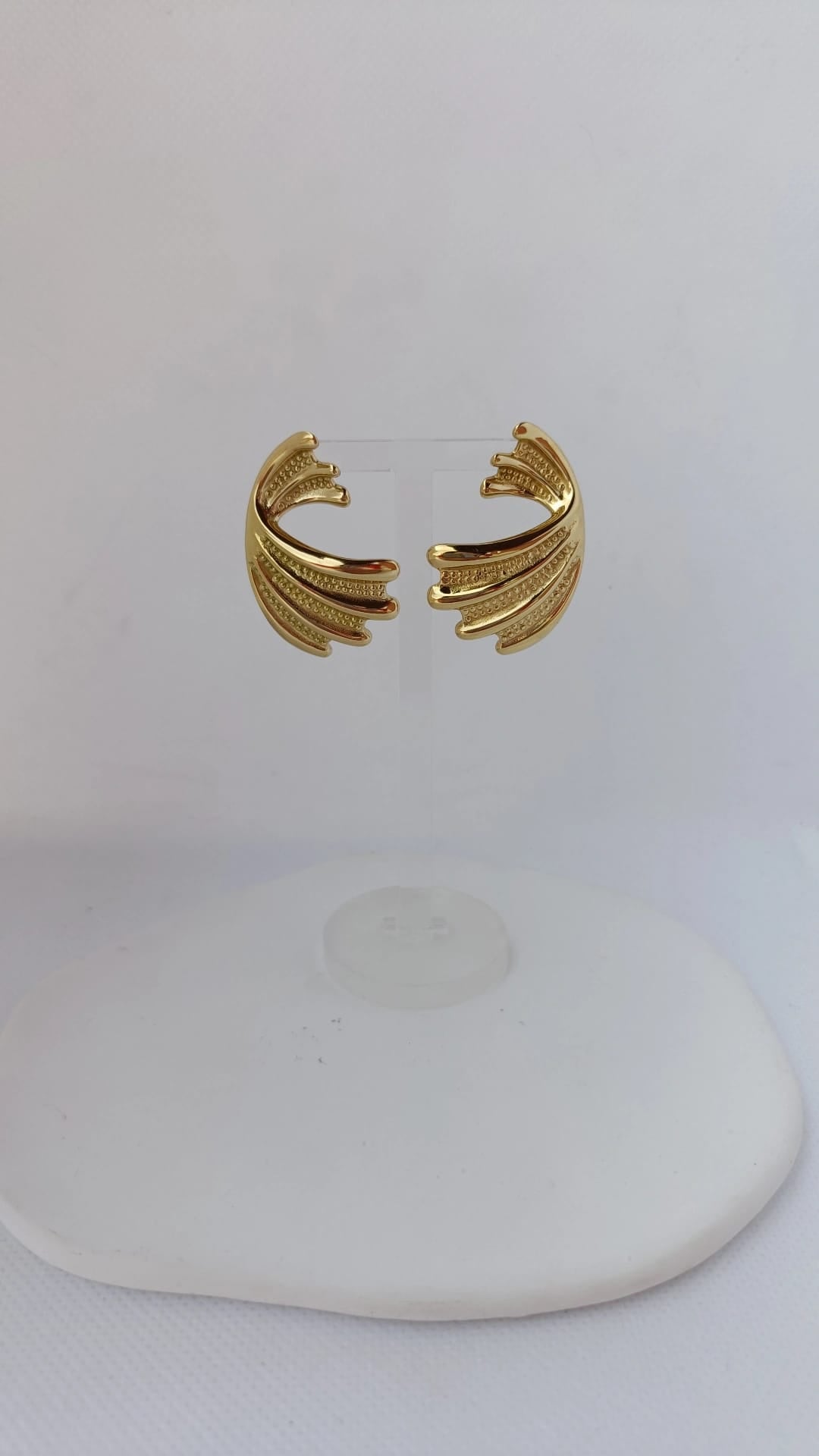 Brincos de Aço Dourado Minimalistas