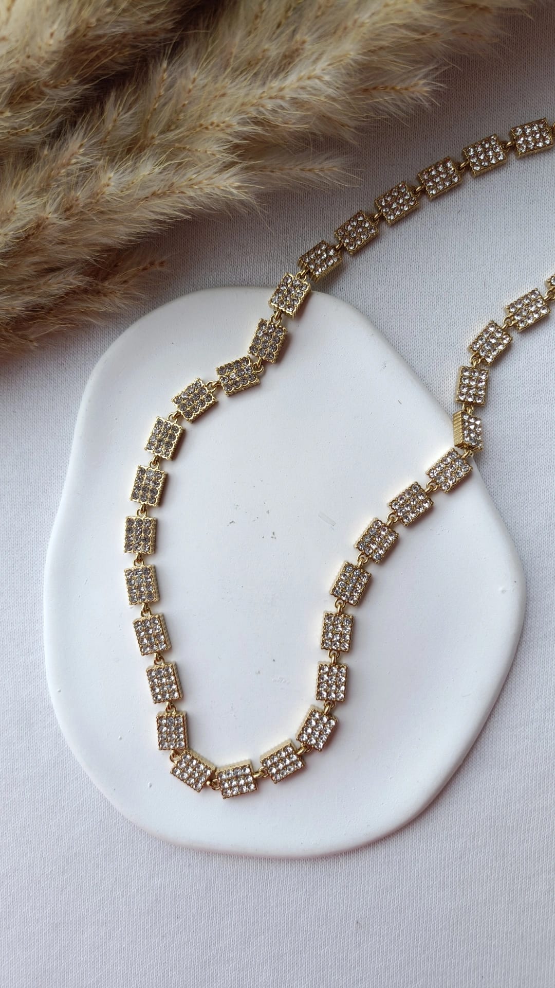Colar de Aço Dourado de Inspiração Swarovski de Retângulos com Brilhantes