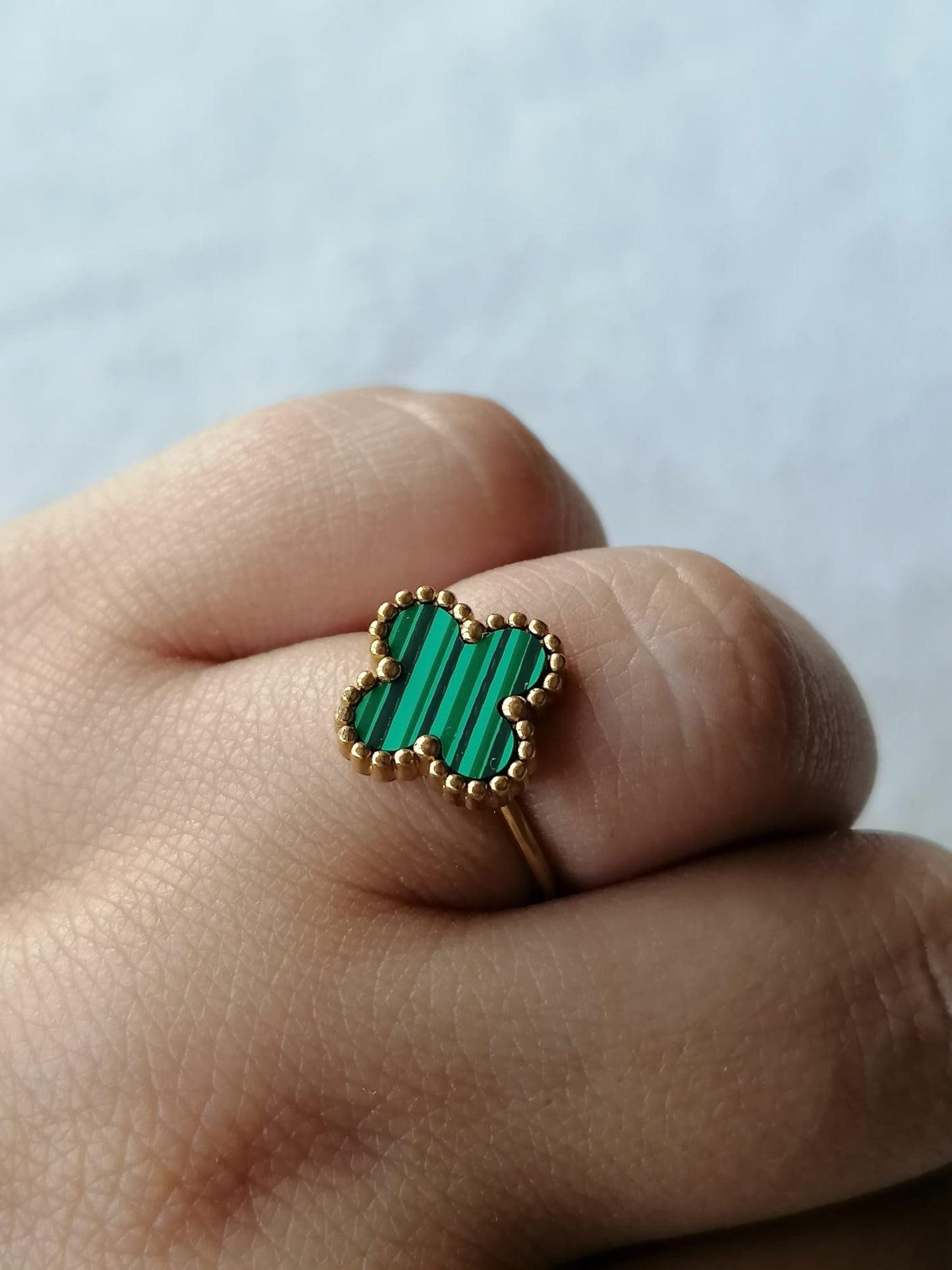 Anel de Aço Dourado de Trevo Verde