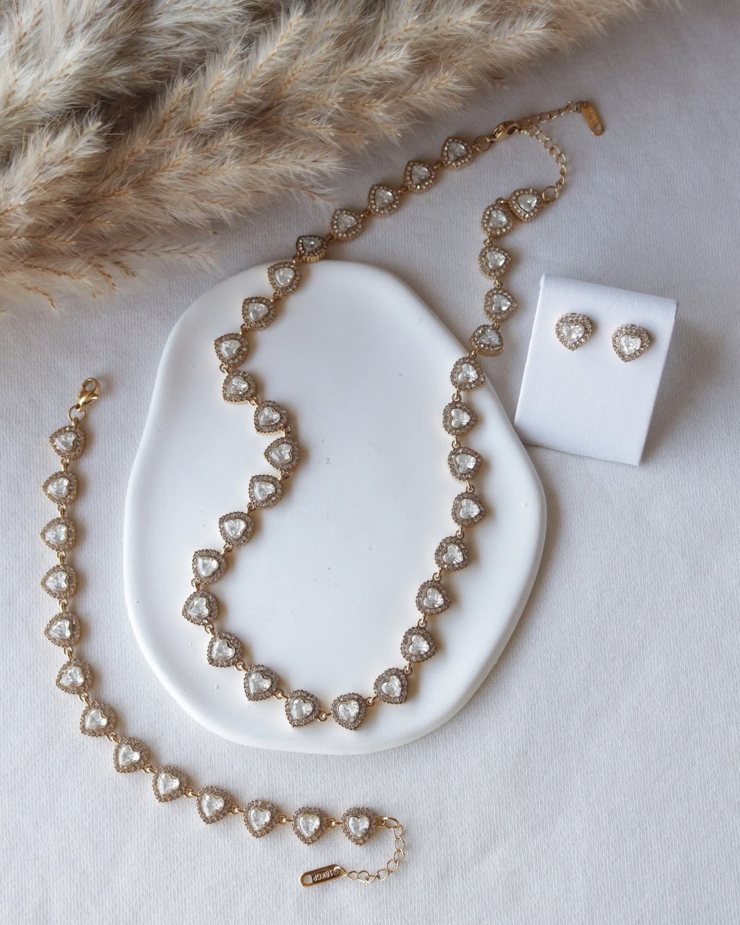 Conjunto de Aço Dourado de Inspiração Swarovski com Corações