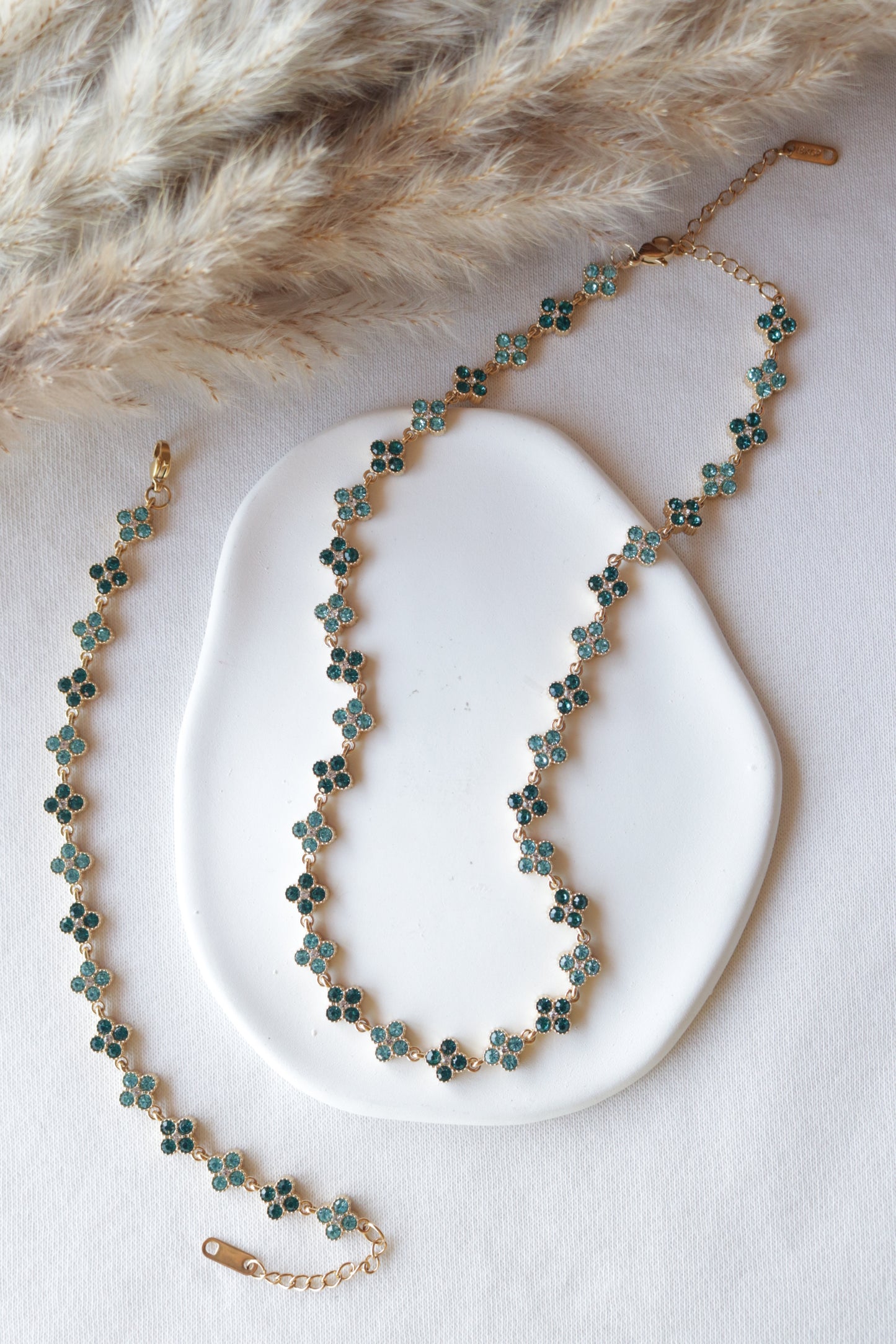 Conjunto de Aço Dourado de Inspiração Swarovski de Trevos com Brilhantes Azuis