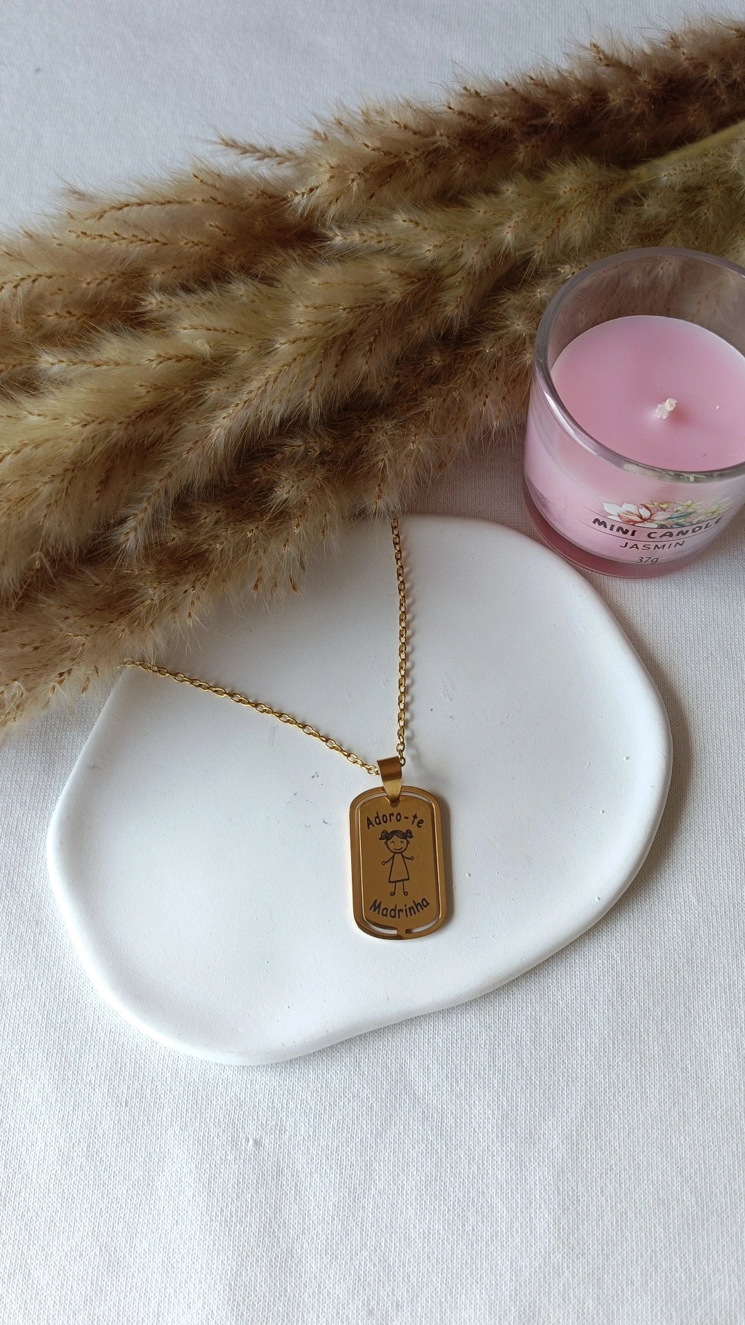 Colar de Aço Dourado Retangular de Menina "Adoro-te Madrinha"