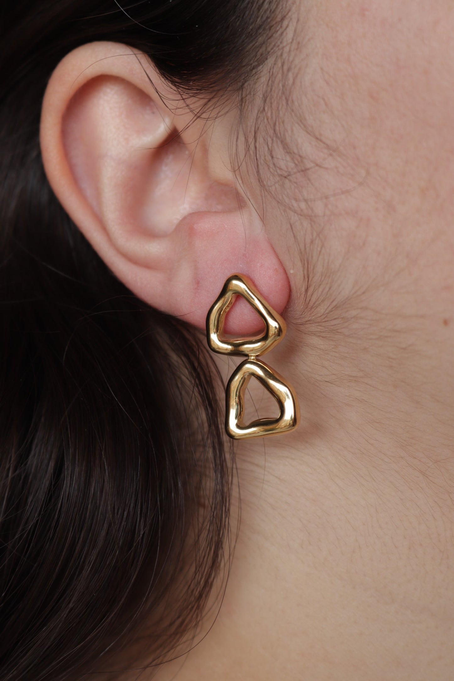 Brincos de Aço Dourado Minimalista