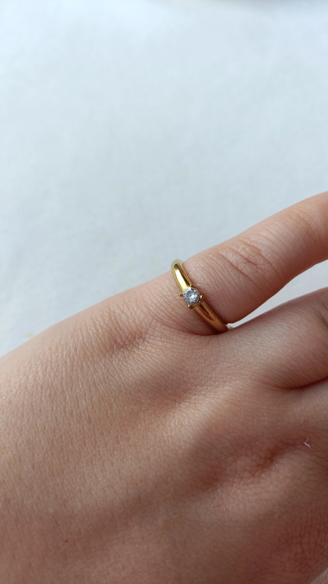 Anel de Aço Dourado Liso com Zircónia