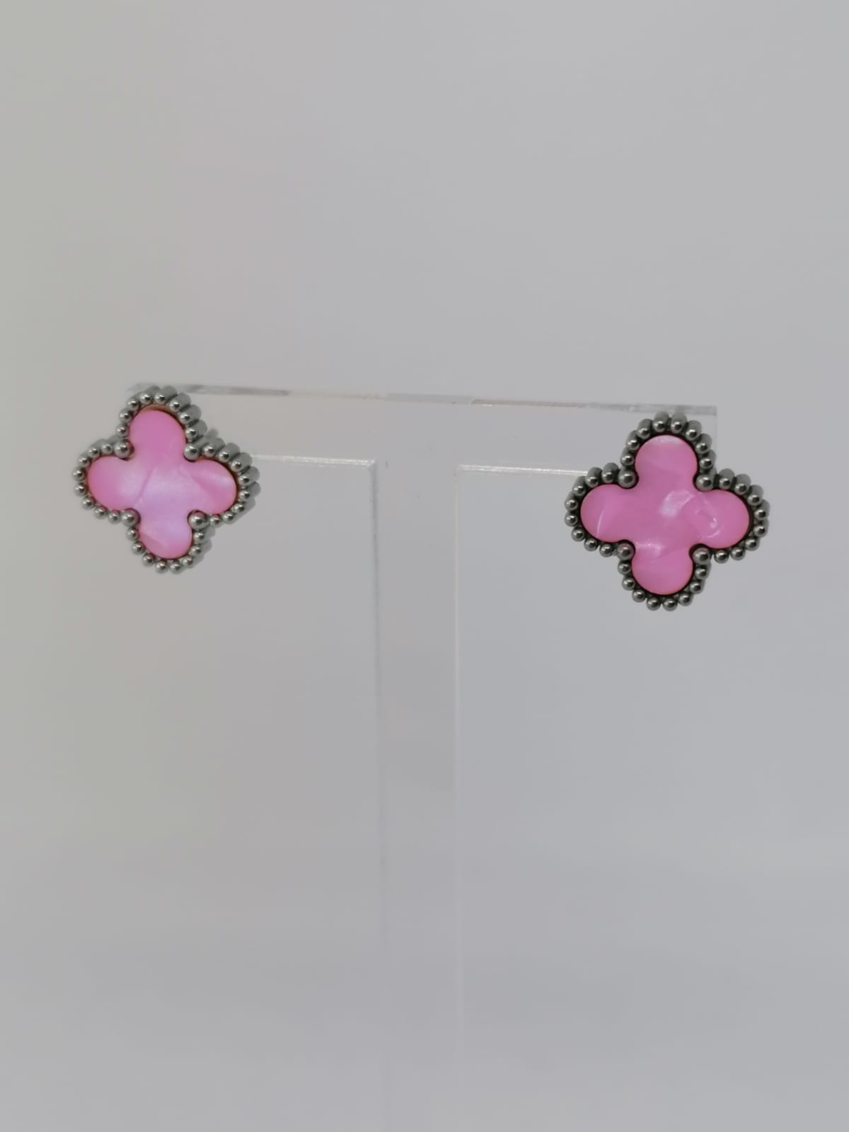 Brincos de Aço Prateado de Trevo Rosa Madrepérola