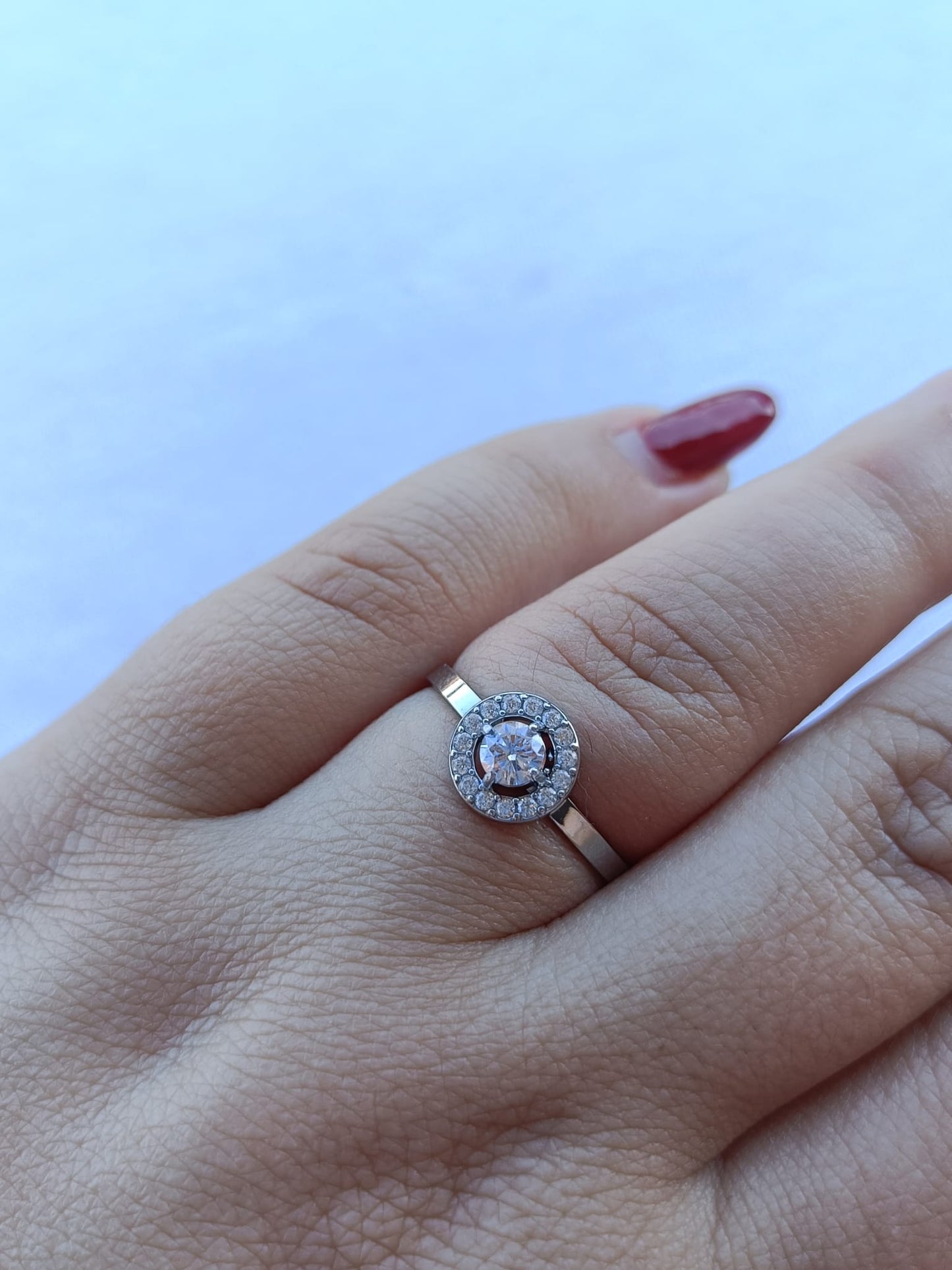 Anel de Aço Prateado Inspiração Swarovski com Zircônias à Volta
