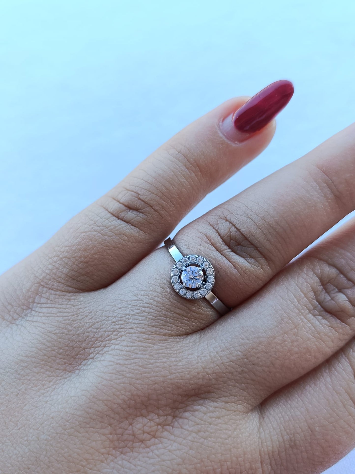 Anel de Aço Prateado Inspiração Swarovski com Zircônias à Volta