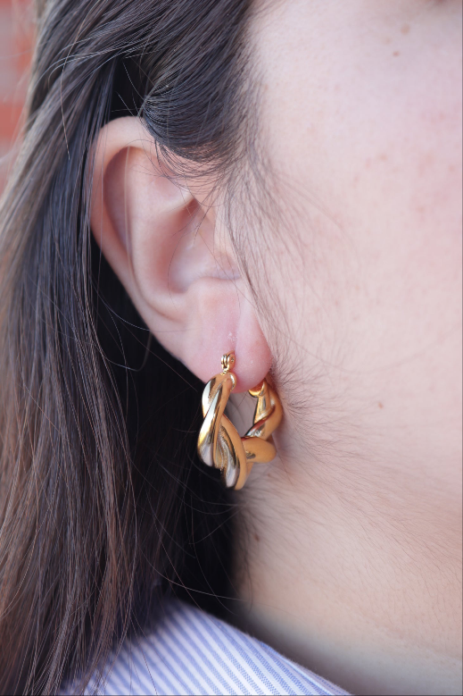 Argolas de Aço Dourado Entrelaçadas