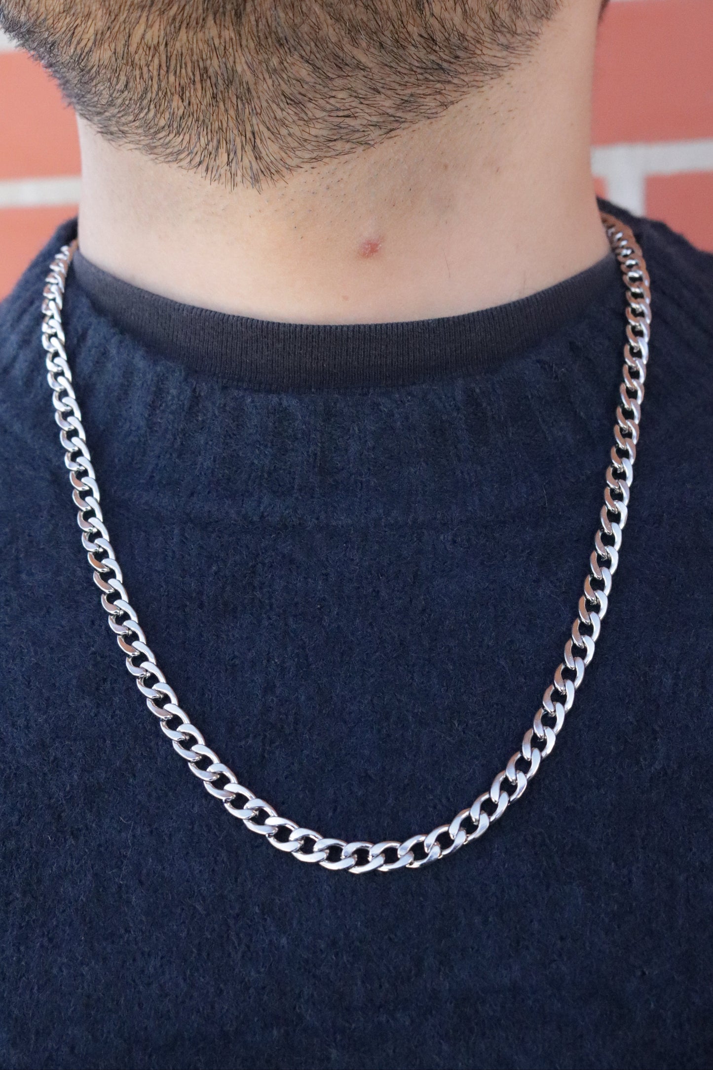 Colar de Aço Prateado Masculino de Corrente Fina