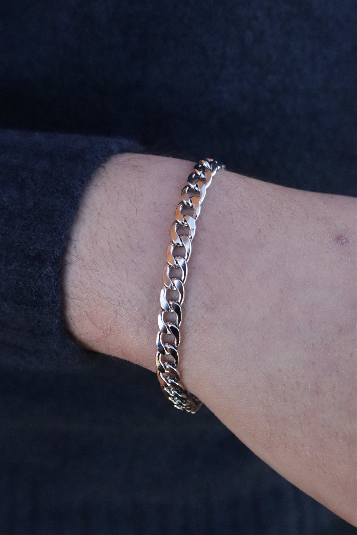 Pulseira de Aço Prateado Masculina de Corrente Fina