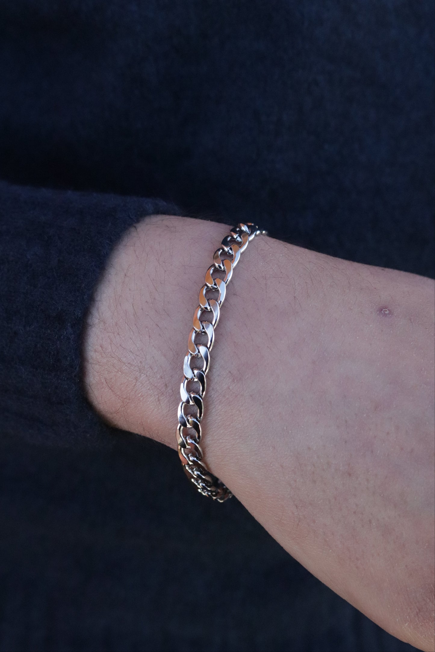 Pulseira de Aço Prateado Masculina de Corrente Fina