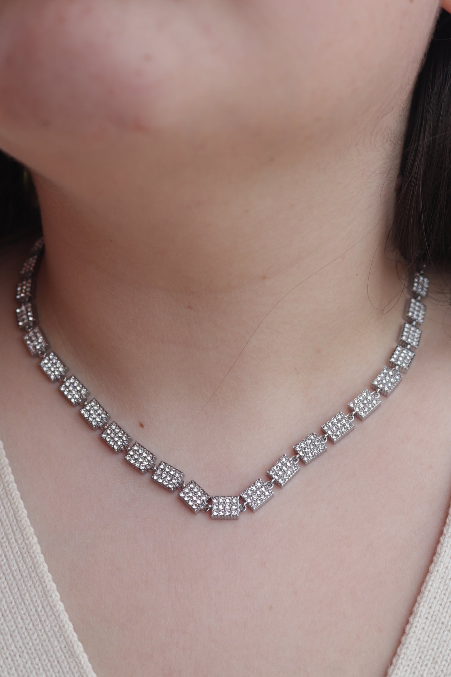 Colar de Aço Prateado de Inspiração Swarovski de Retângulos com Brilhantes