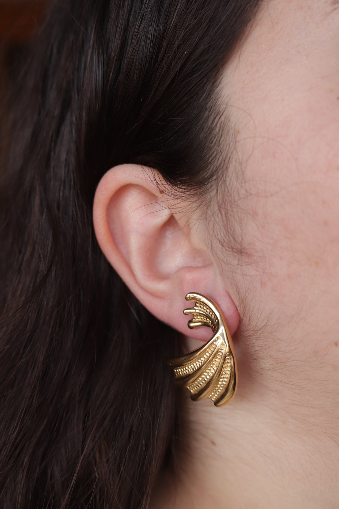 Brincos de Aço Dourado Minimalistas
