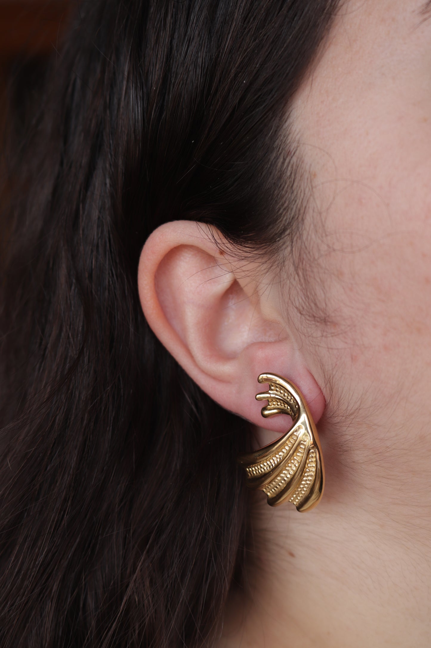 Brincos de Aço Dourado Minimalistas