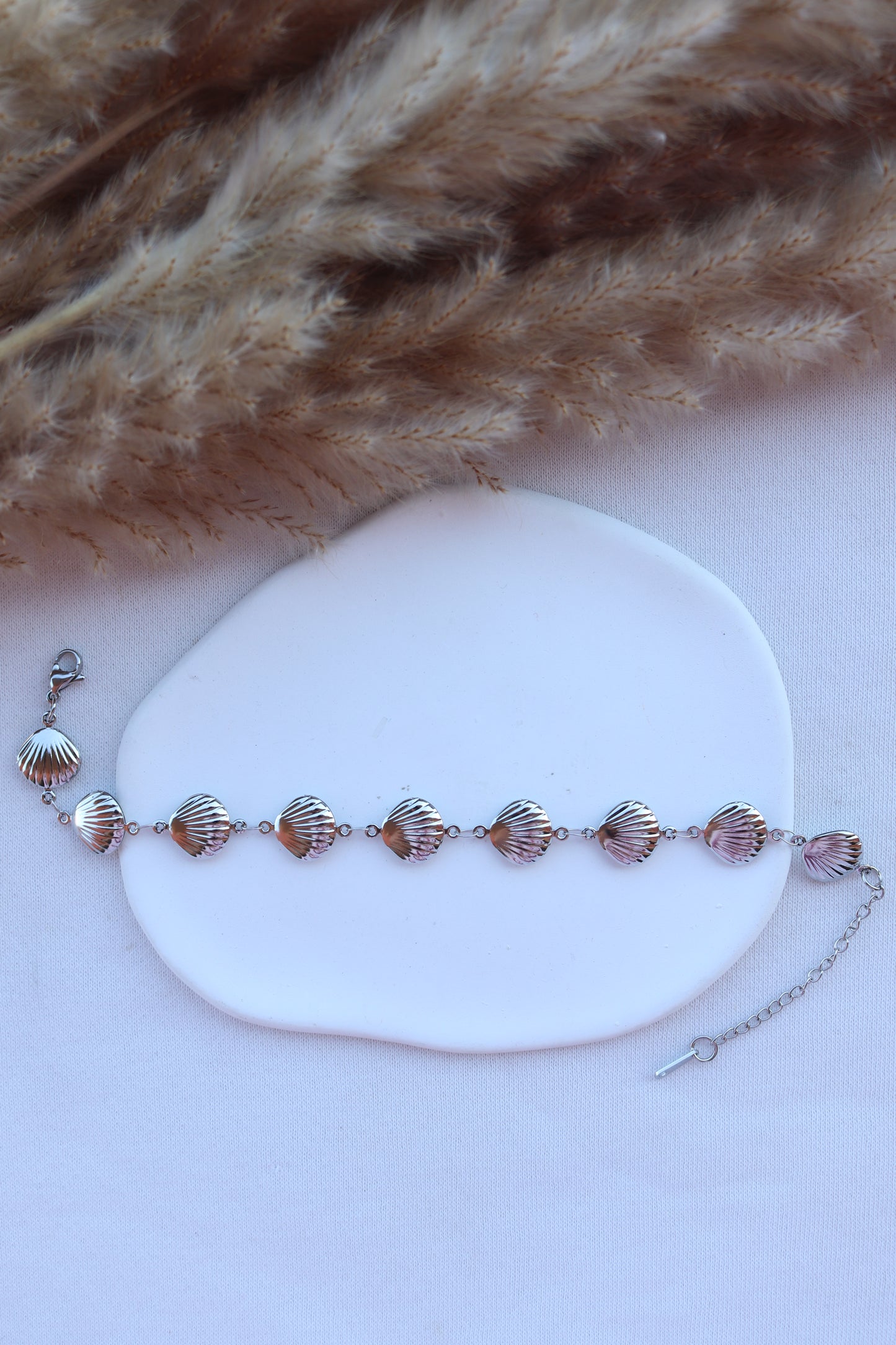 Pulseira de Aço Prateado de Pé de Conchas
