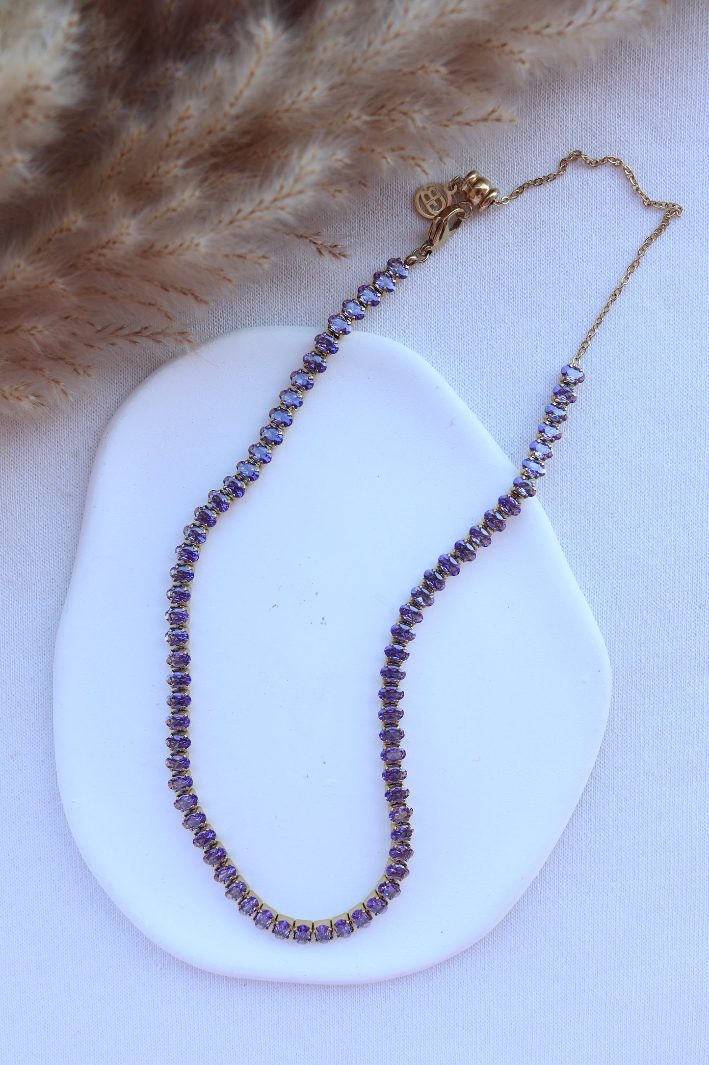 Colar de Aço Dourado Inspiração Swarovski com Zircônias Roxas