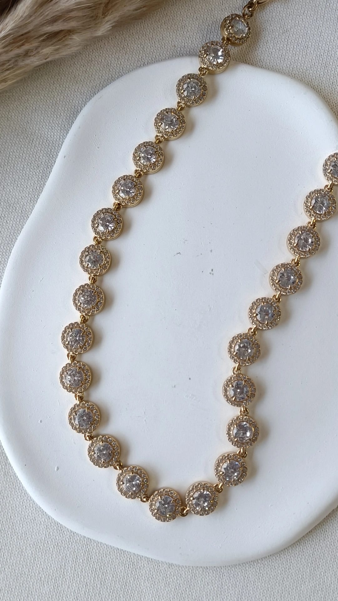 Colar de Aço Dourado Inspiração Swarovski com Zircónias à Volta