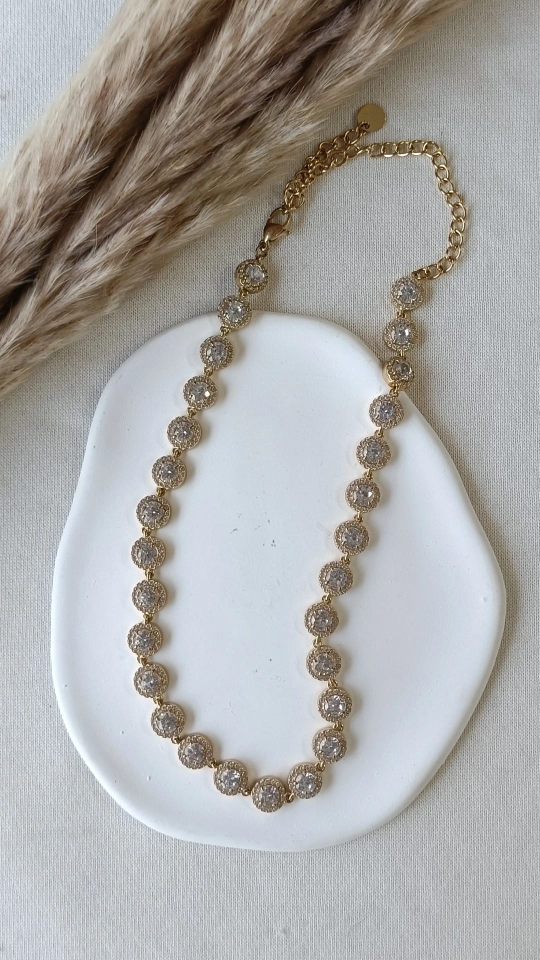 Colar de Aço Dourado Inspiração Swarovski com Zircónias à Volta