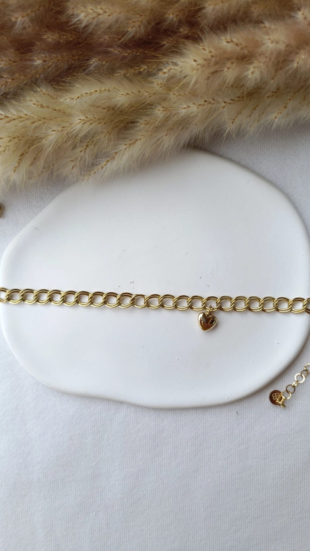 Pulseira de Aço Dourado de Pé com Coração