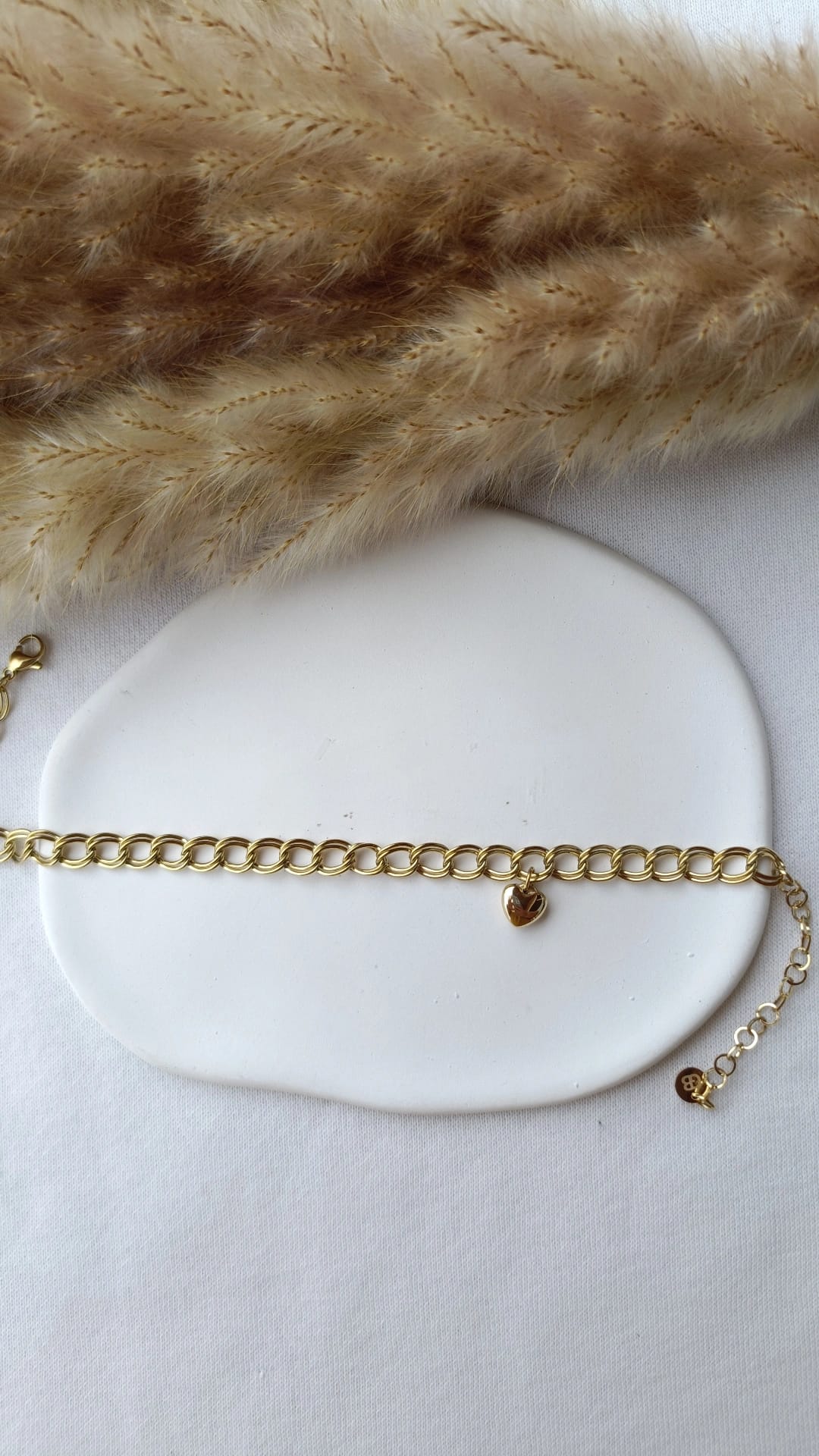 Pulseira de Aço Dourado de Pé com Coração