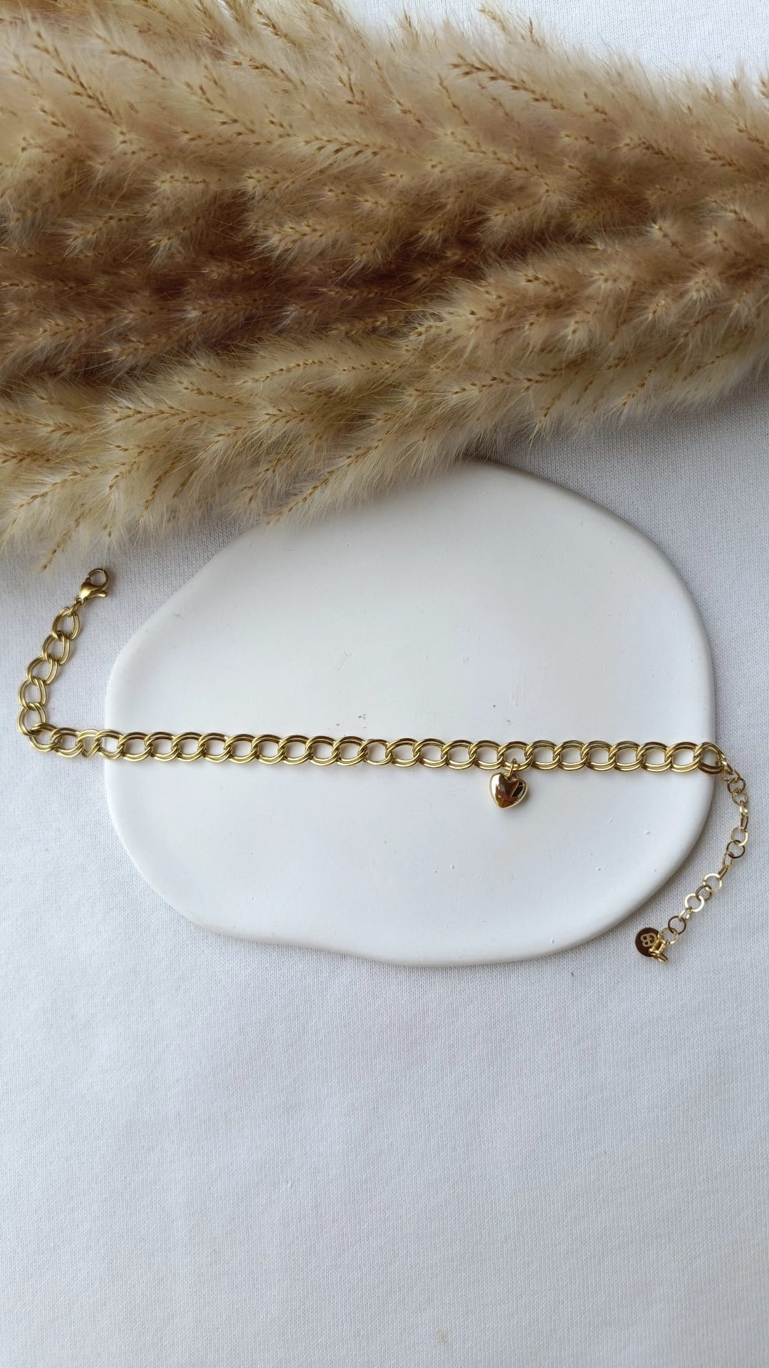 Pulseira de Aço Dourado de Pé com Coração