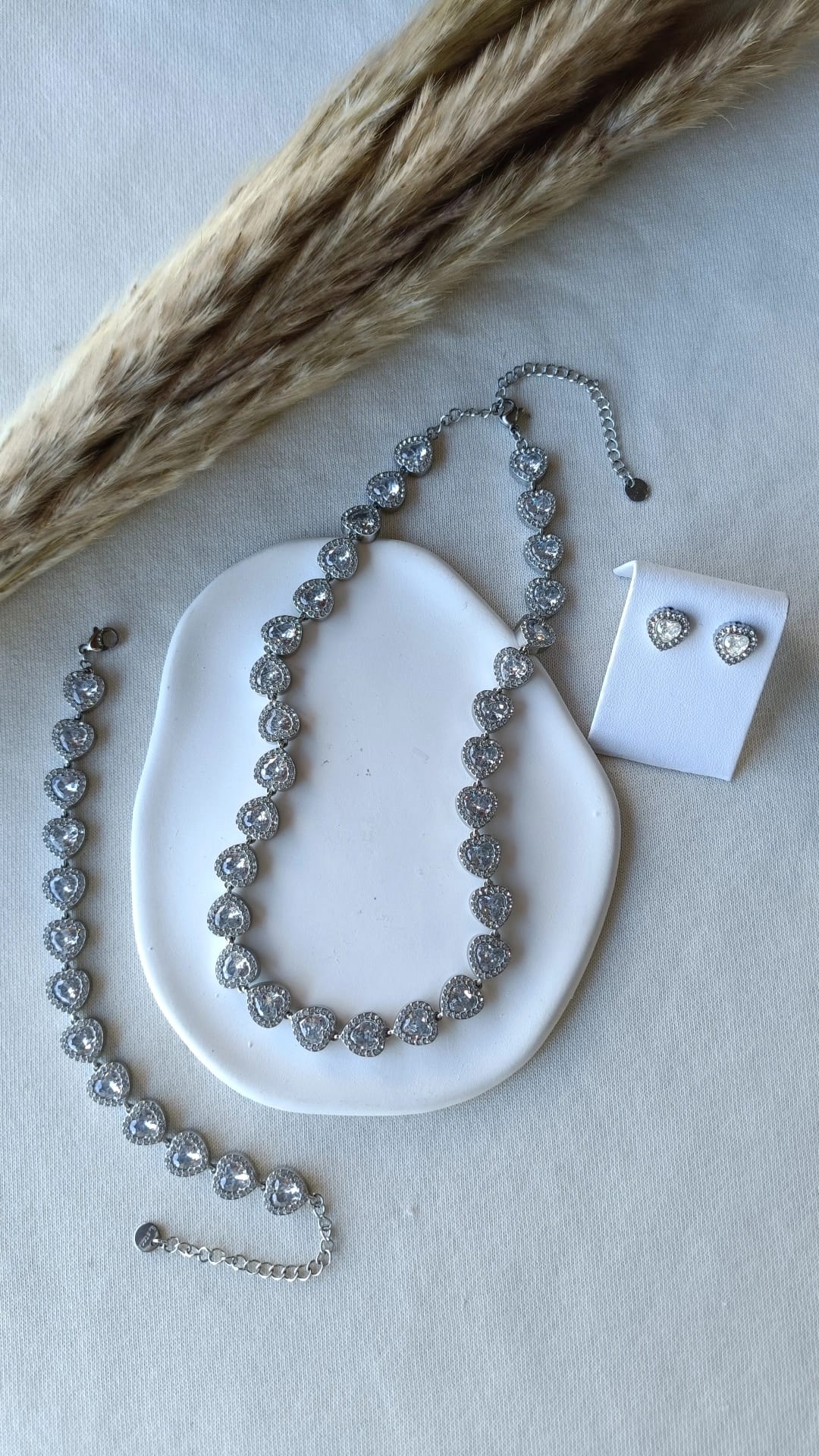 Conjunto de Aço Prateado de Corações Inspiração Swarovski