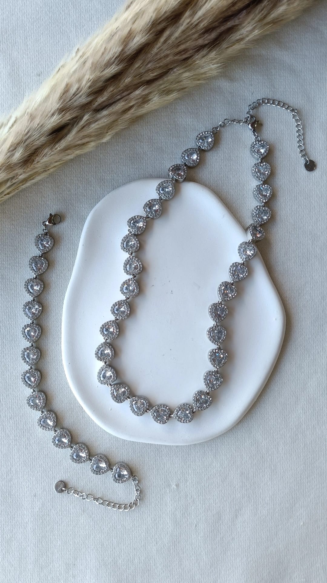 Conjunto de Aço Prateado de Corações Inspiração Swarovski
