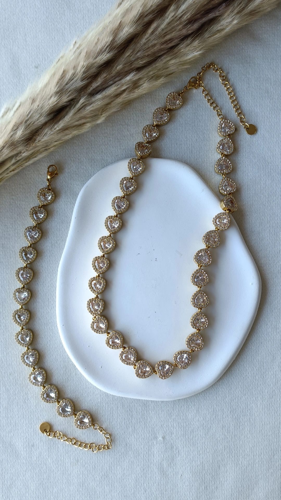 Conjunto de Aço Dourado de Corações Inspiração Swarovski
