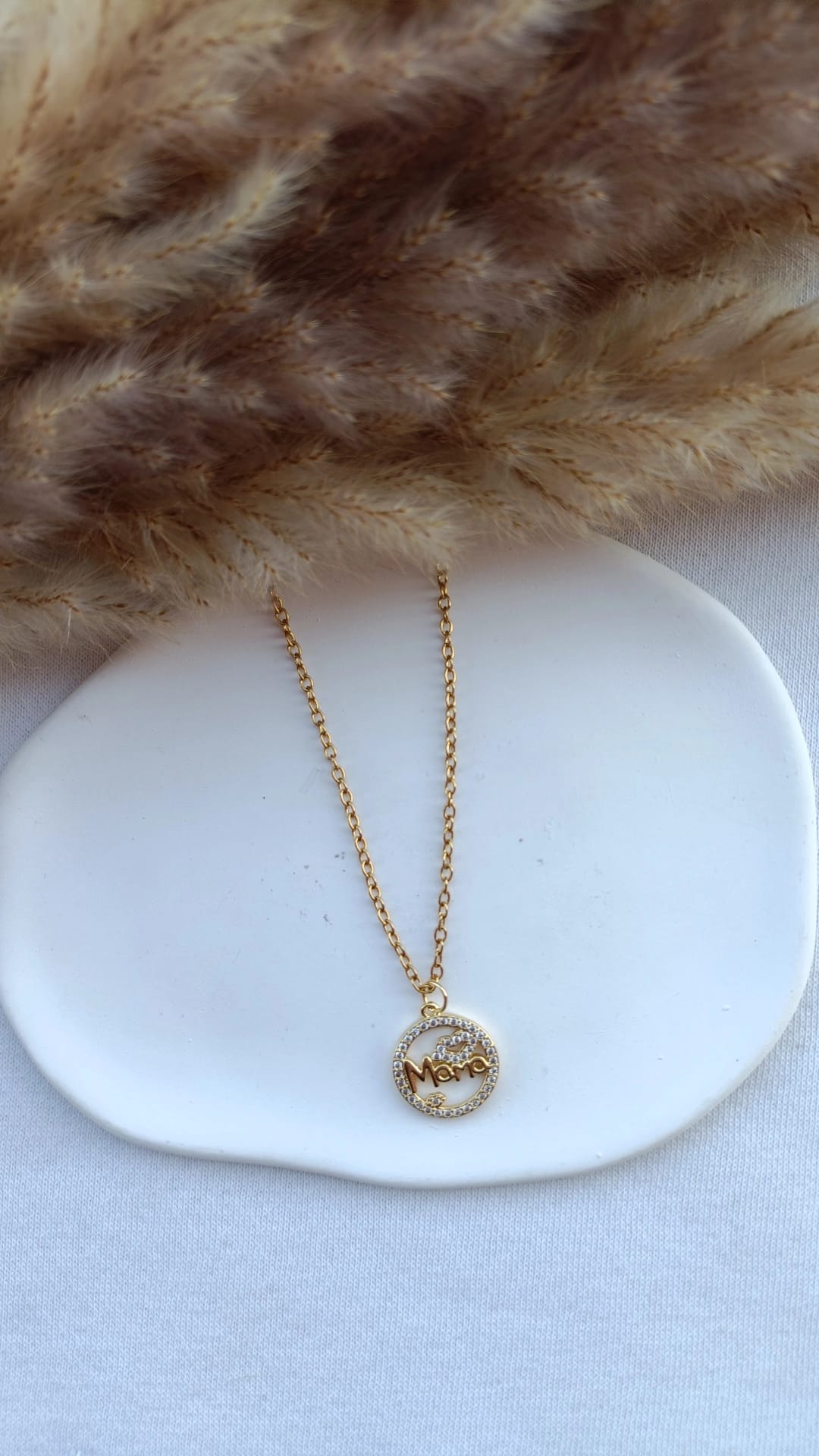 Colar de Aço Dourado Redondo Mama