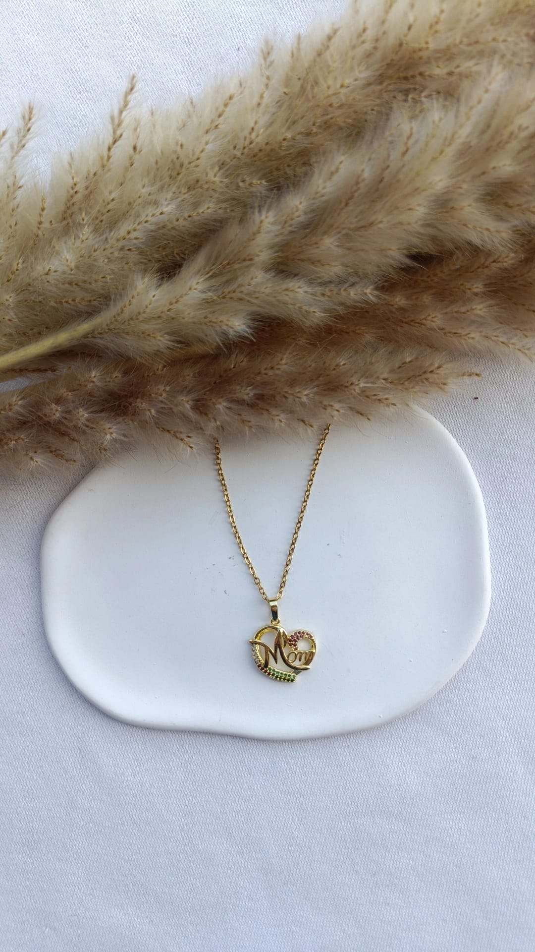 Colar de Aço Dourado de Coração Irregular Mom com Brilhantes Coloridos