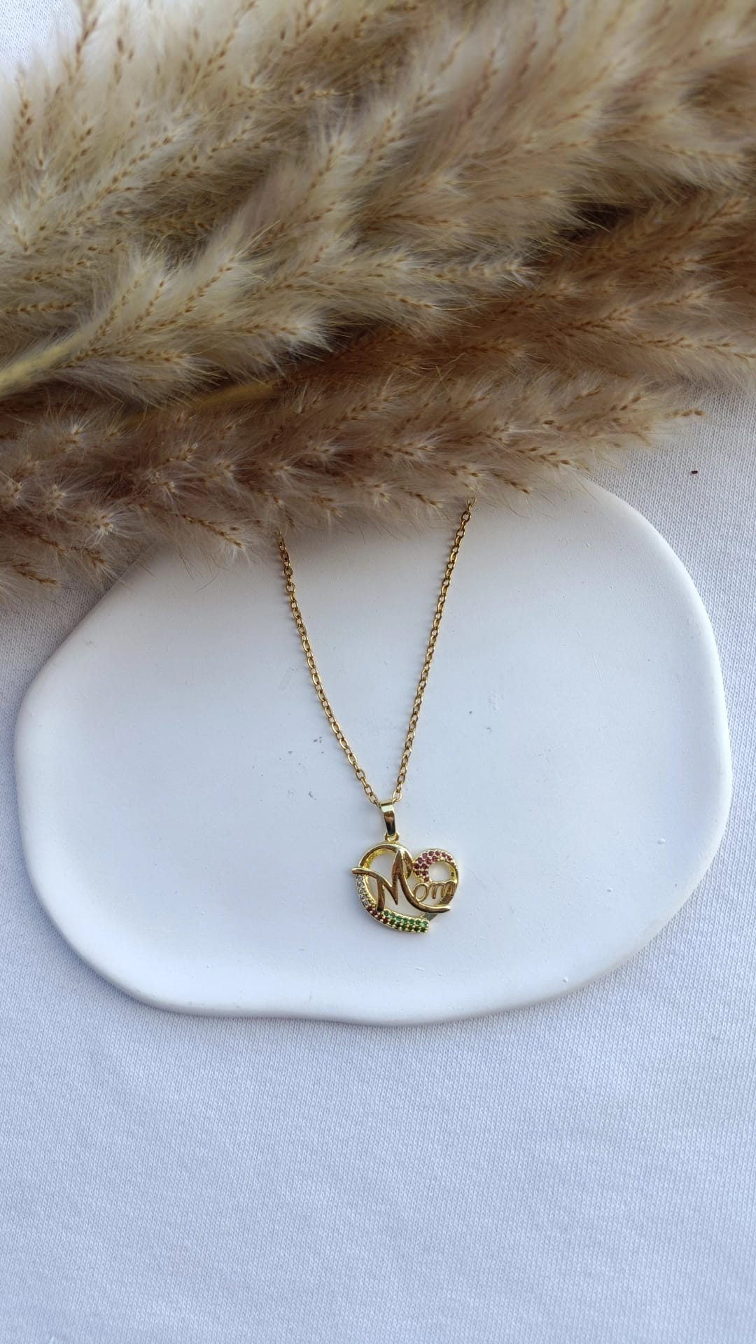 Colar de Aço Dourado de Coração Irregular Mom com Brilhantes Coloridos