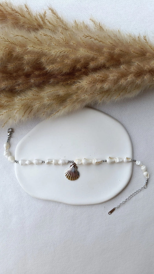 Pulseira de Aço Prateado de Pé com Pendente de Concha