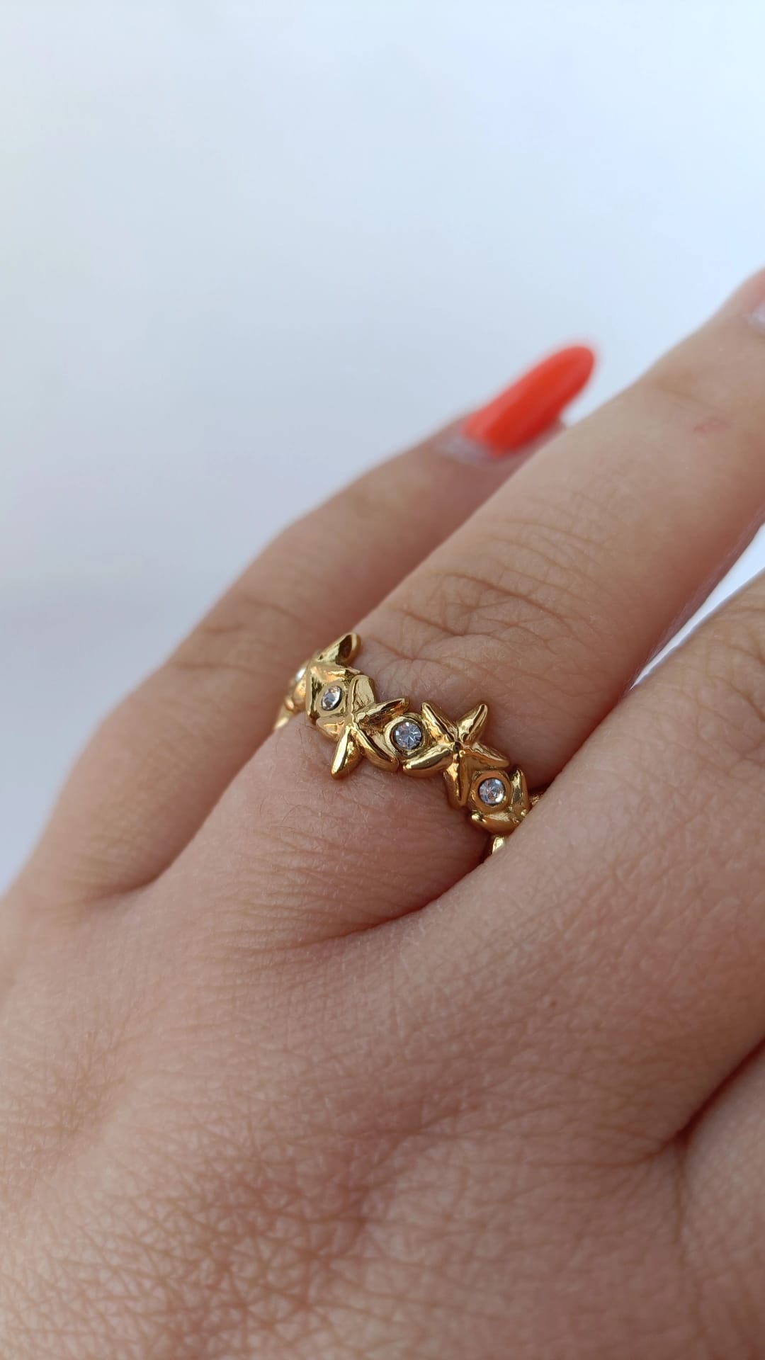 Anel de Aço Dourado de Mini Estrelas do Mar com Brilhantes