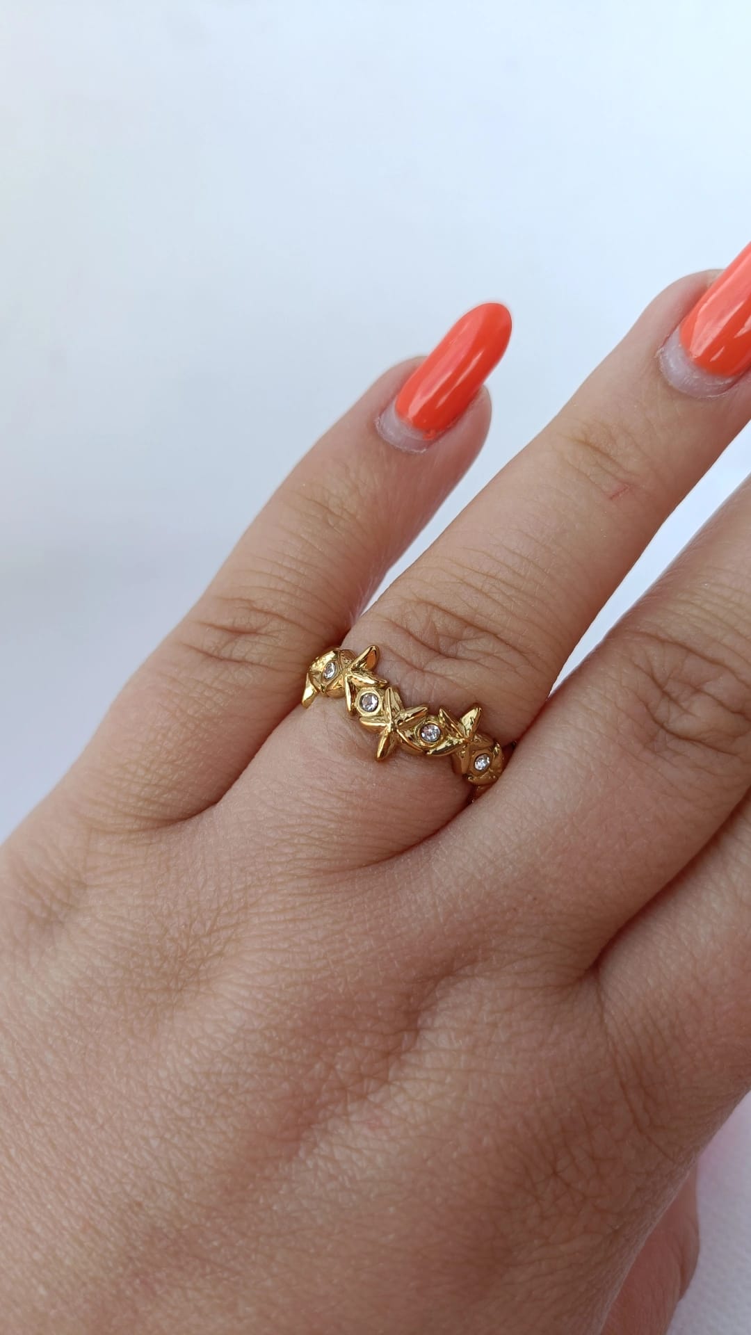 Anel de Aço Dourado de Mini Estrelas do Mar com Brilhantes