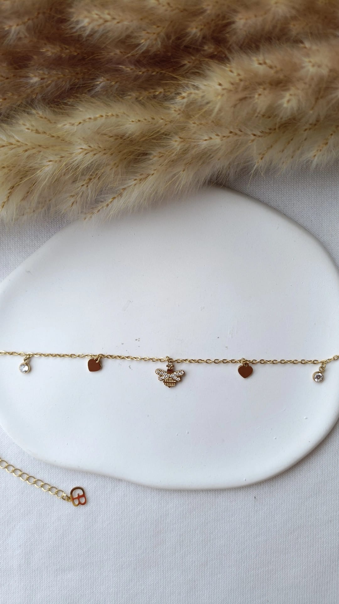Pulseira de Aço Dourado de Pé de Abelha com Brilhantes