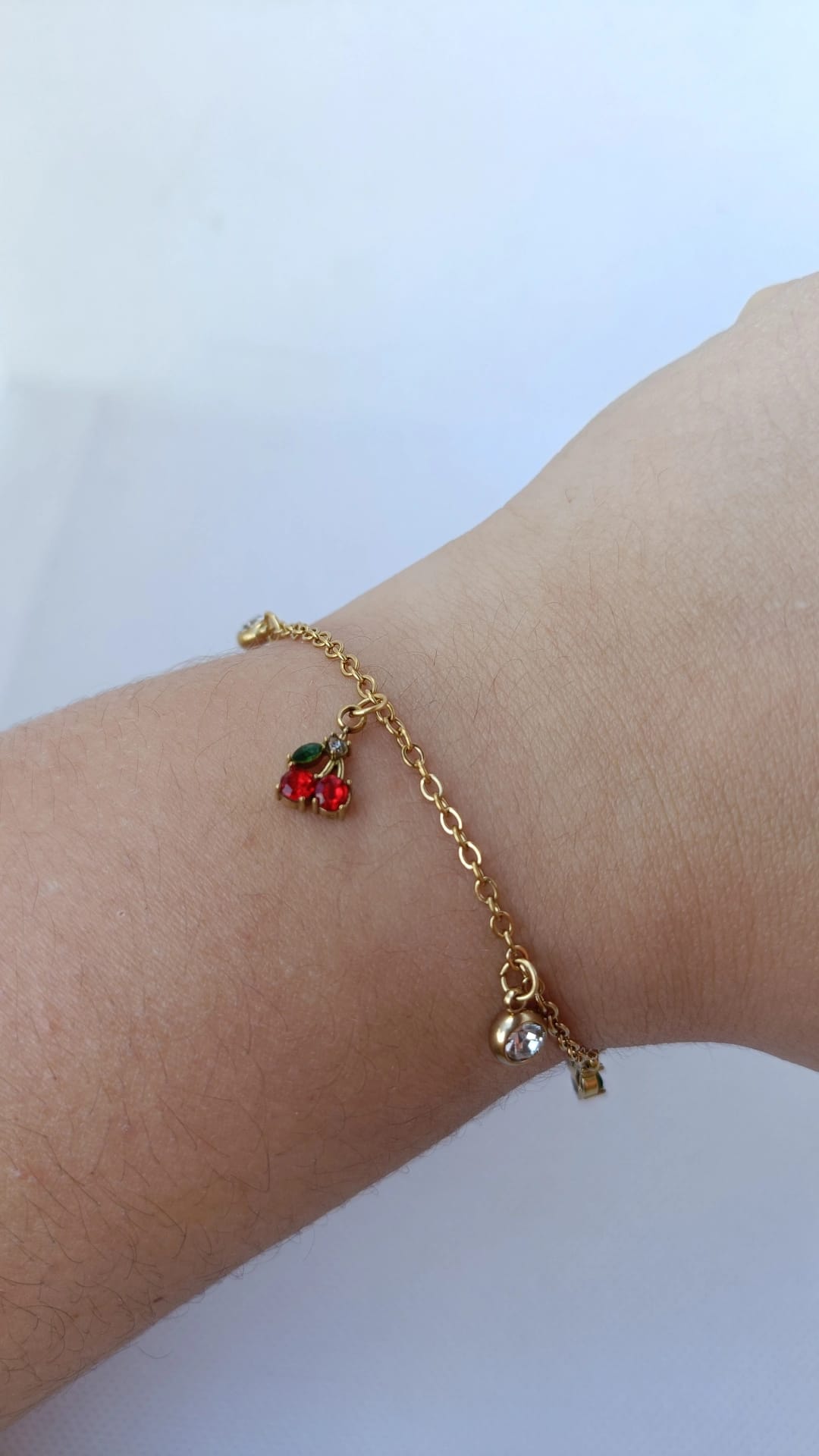 Pulseira de Aço Dourado com Cerejas