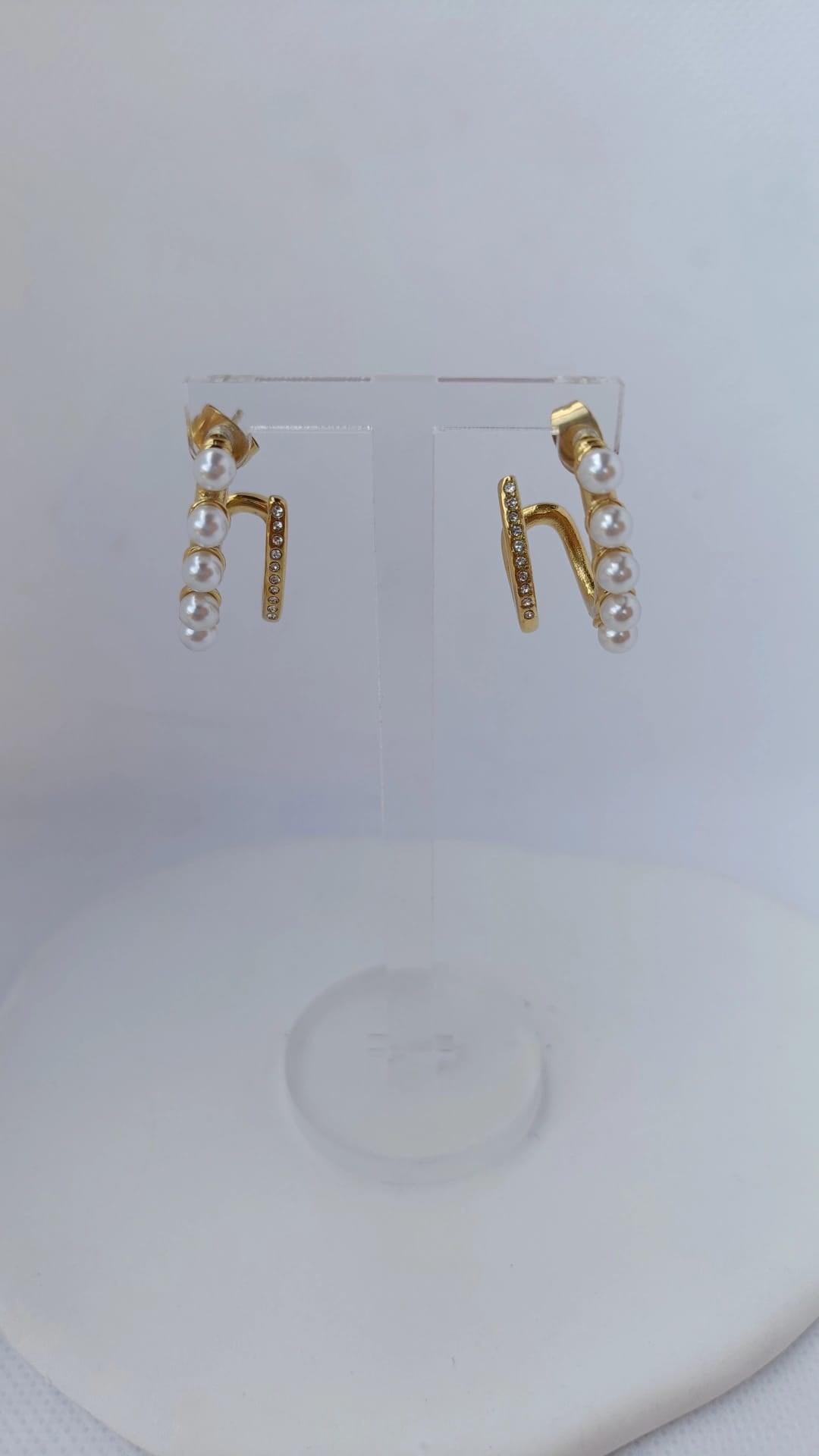 Brincos de Aço Dourado Duplos com Pérolas de Água Doce + Brilhantes