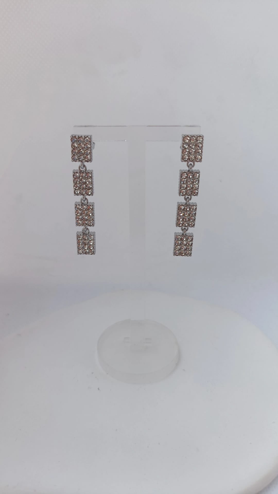Brincos de Aço Prateado de Inspiração Swarovski Retangulares com Brilhantes Compridos