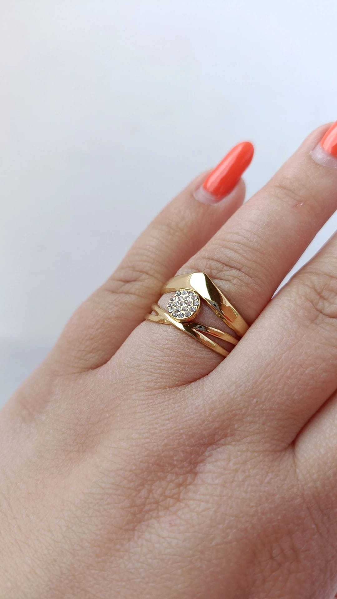 Anel de Aço Dourado de Coroa Duplo com Brilhantes