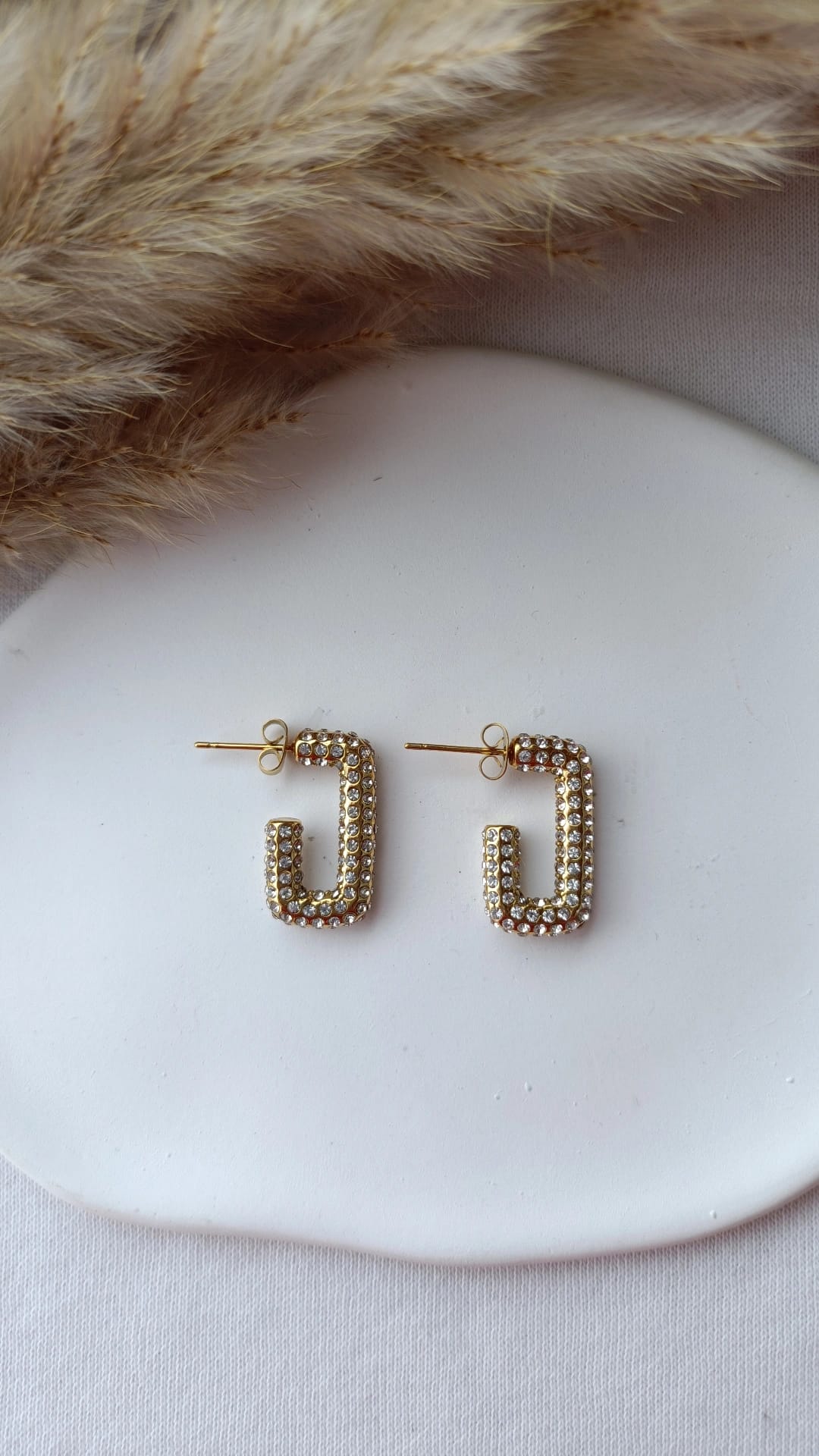Argolas de Aço Dourado Retangulares com Brilhantes