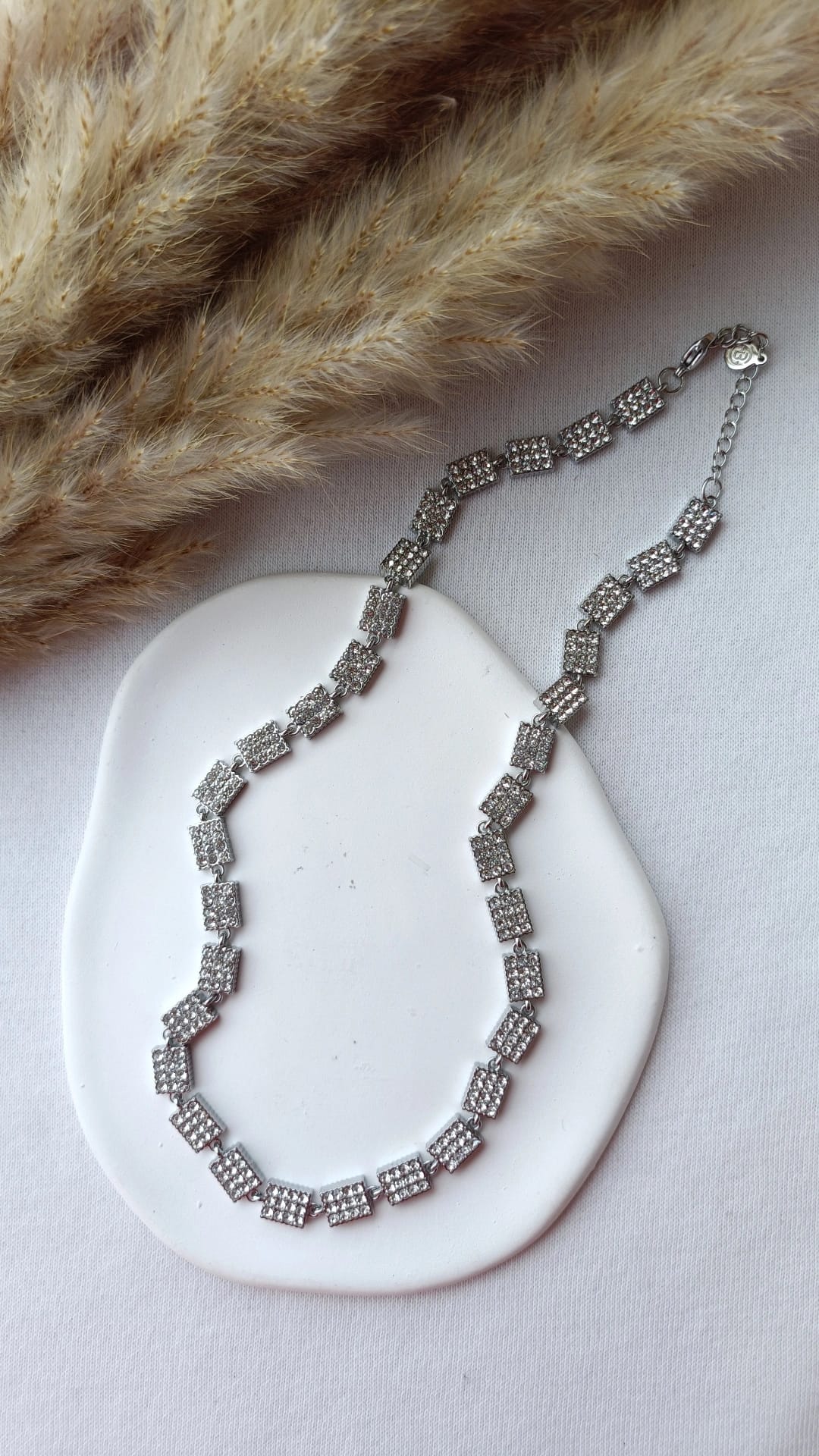 Colar de Aço Prateado de Inspiração Swarovski de Retângulos com Brilhantes