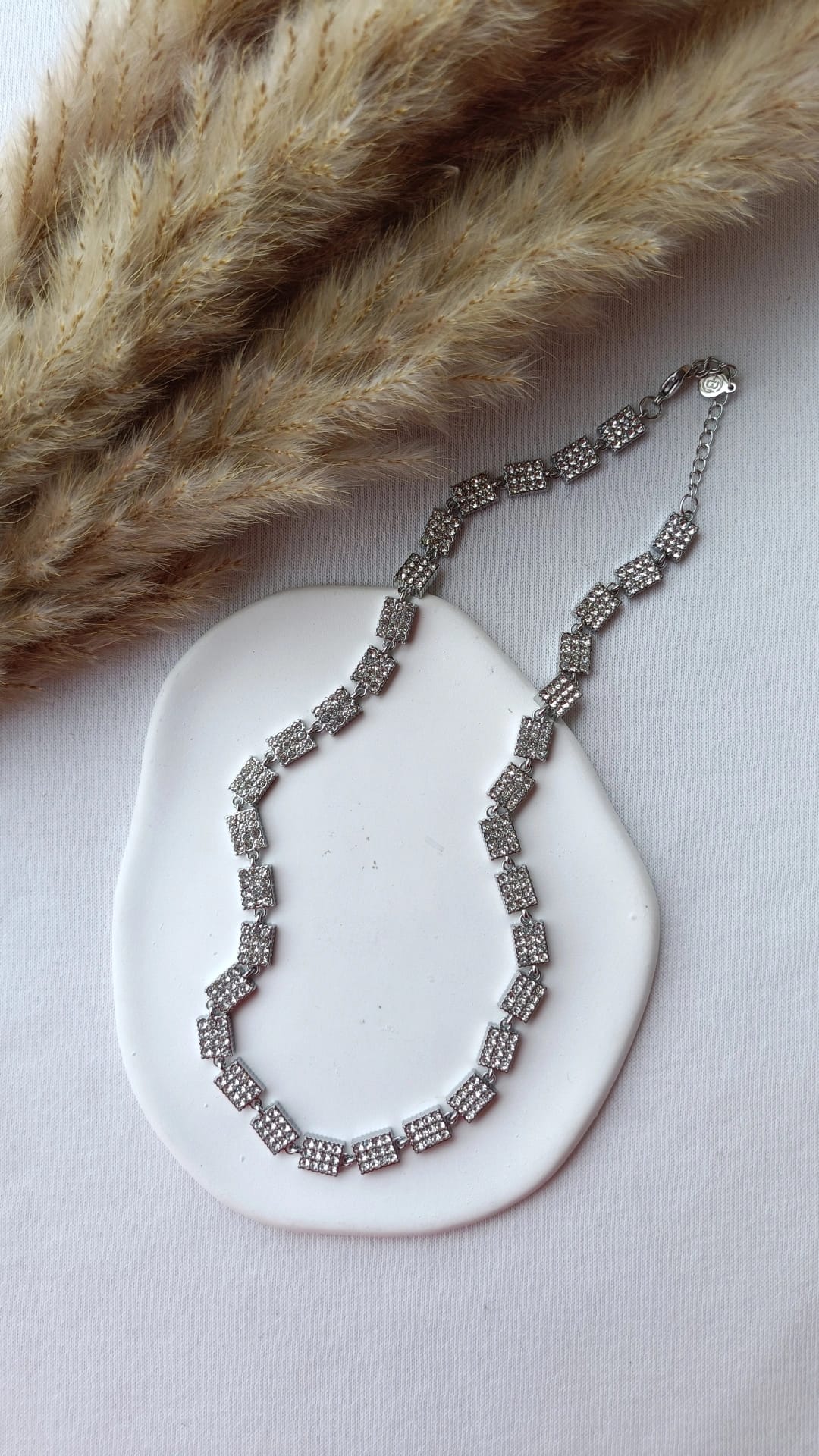 Colar de Aço Prateado de Inspiração Swarovski de Retângulos com Brilhantes