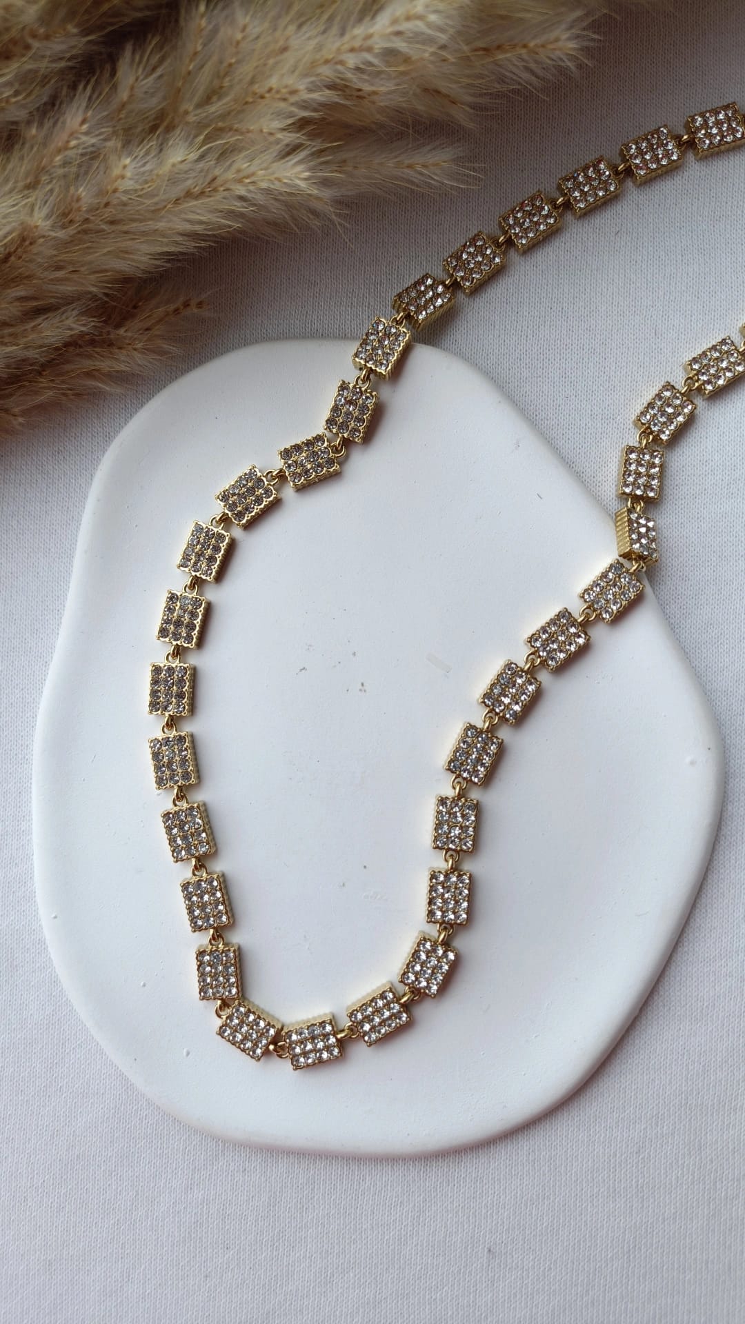 Colar de Aço Dourado de Inspiração Swarovski de Retângulos com Brilhantes