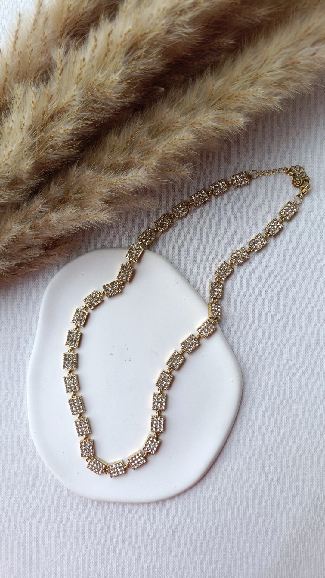 Colar de Aço Dourado de Inspiração Swarovski de Retângulos com Brilhantes
