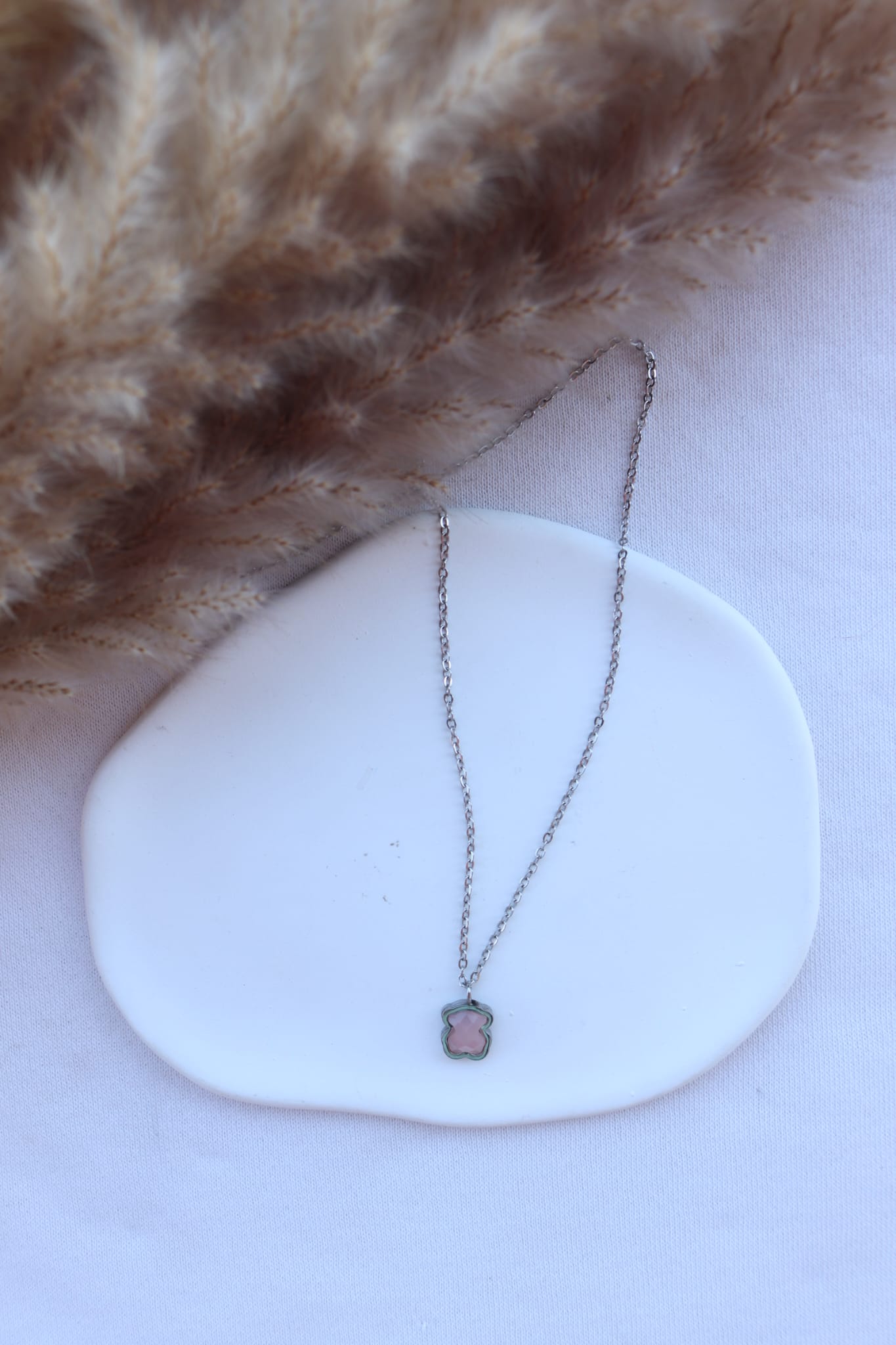 Colar de Aço Prateado de Urso Pequeno Rosa Inspiração Tous