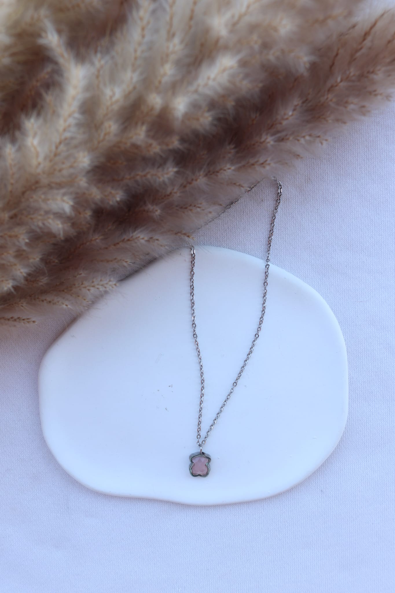 Colar de Aço Prateado de Urso Pequeno Rosa Inspiração Tous
