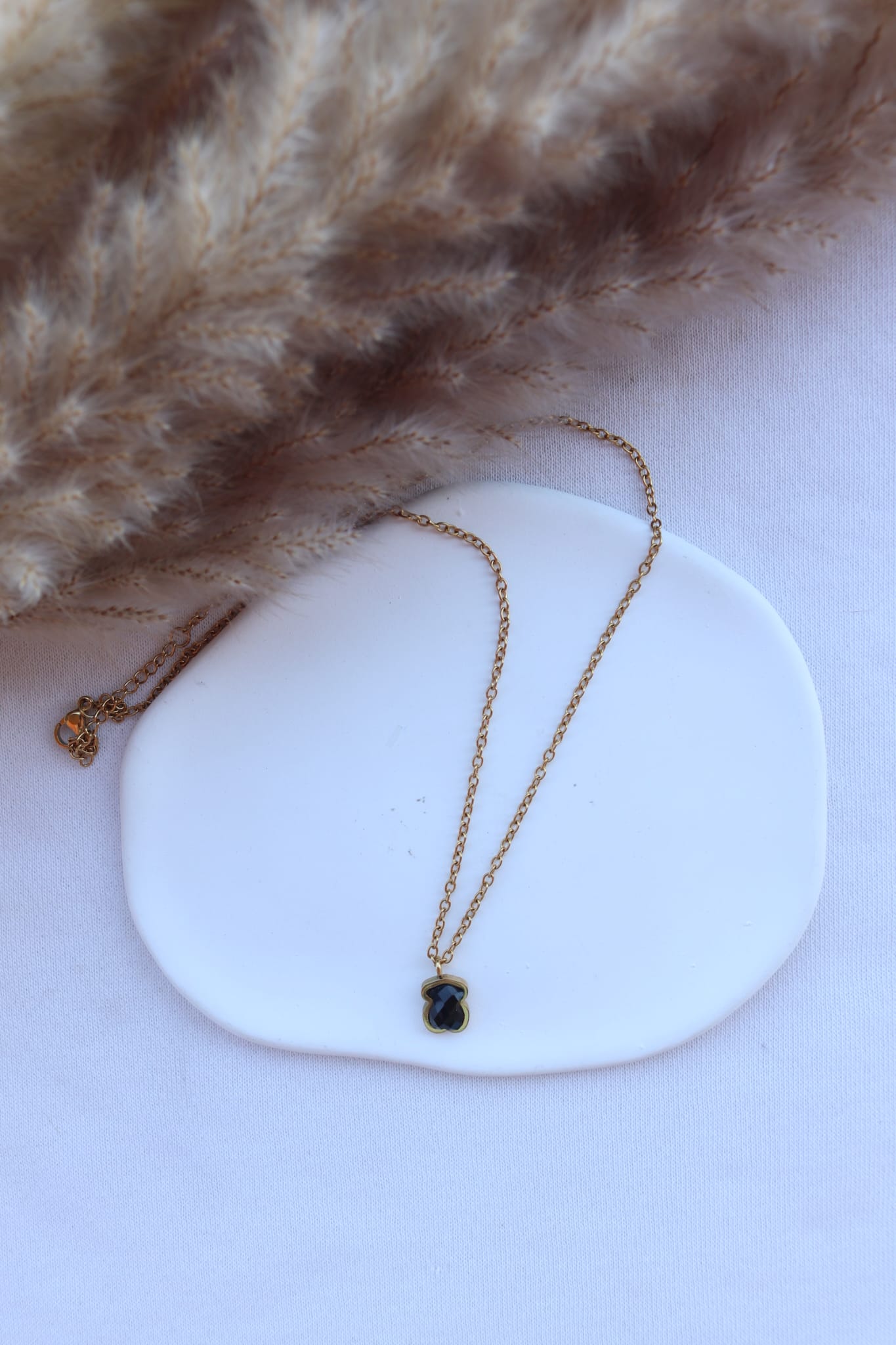 Colar de Aço Dourado de Urso Pequeno Preto Inspiração Tous
