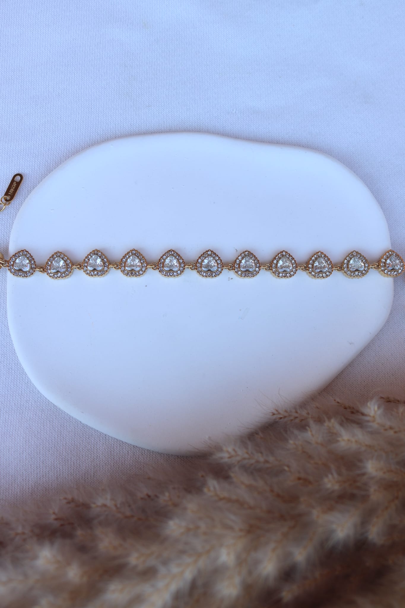 Pulseira de Aço Dourado de Corações Angelic Inspiração Swarovski