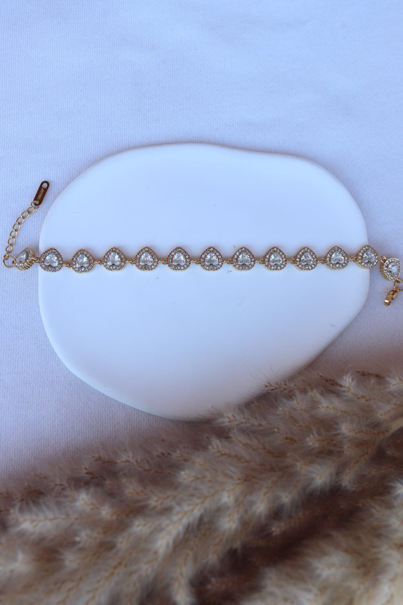 Pulseira de Aço Dourado de Corações Angelic Inspiração Swarovski